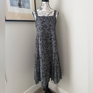 Old Navy Black and White Midi Dress